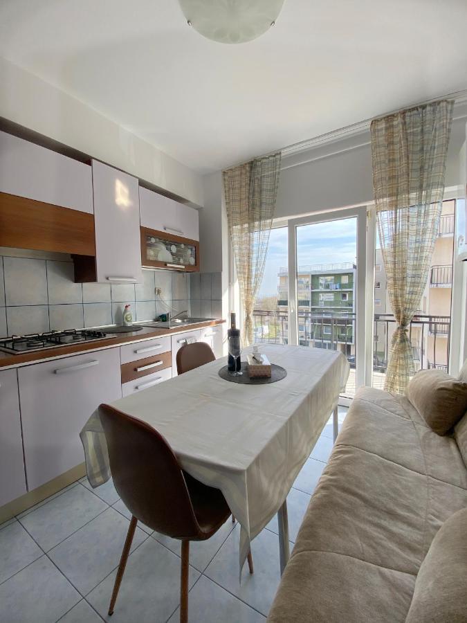 Cozy 2 Bedroom Private Parking Apartment Cluj-Napoca
